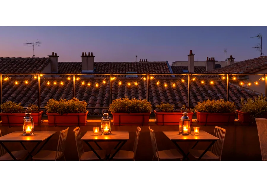 Éclairage cosy pour terrasse et balcon